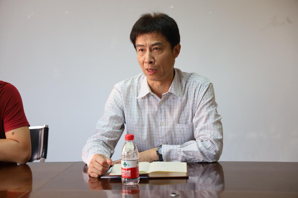 王力东副校长首先肯定了各部门,各院系在行政办公及宣传工作上所做的